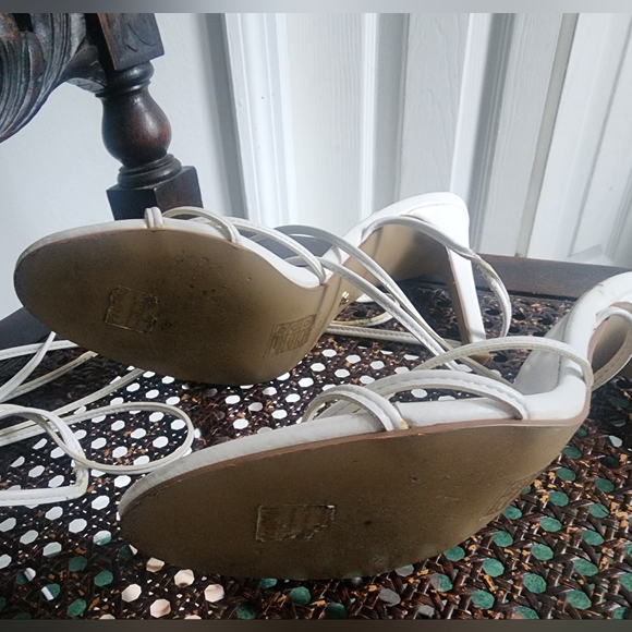 Heels - Picture 4 of 6